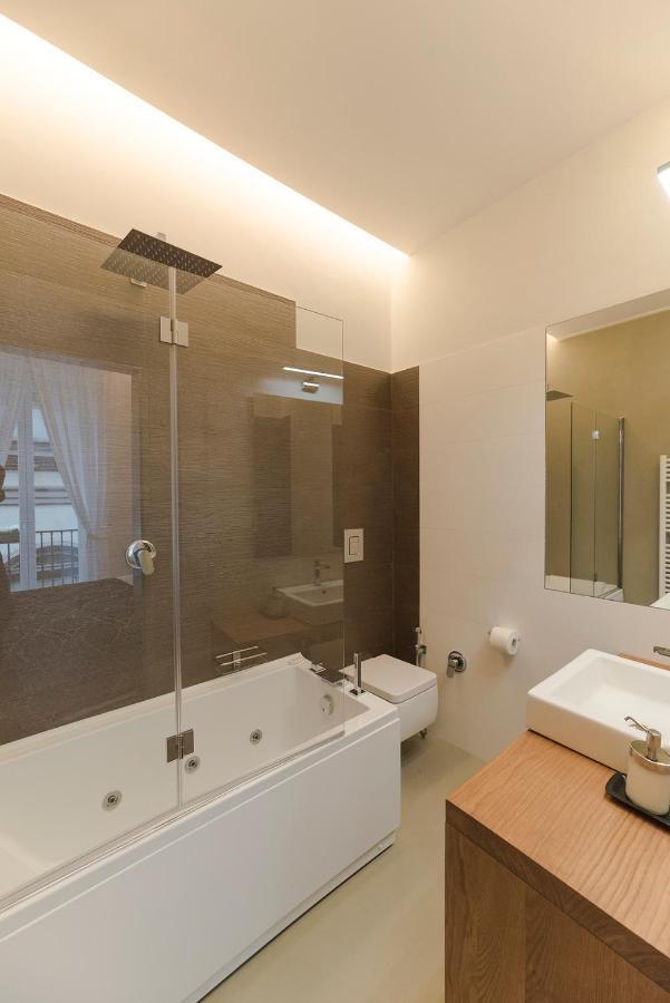 A Misura Duomo Rooms & Apartment - Ls Accommodations Napoli Esterno foto
