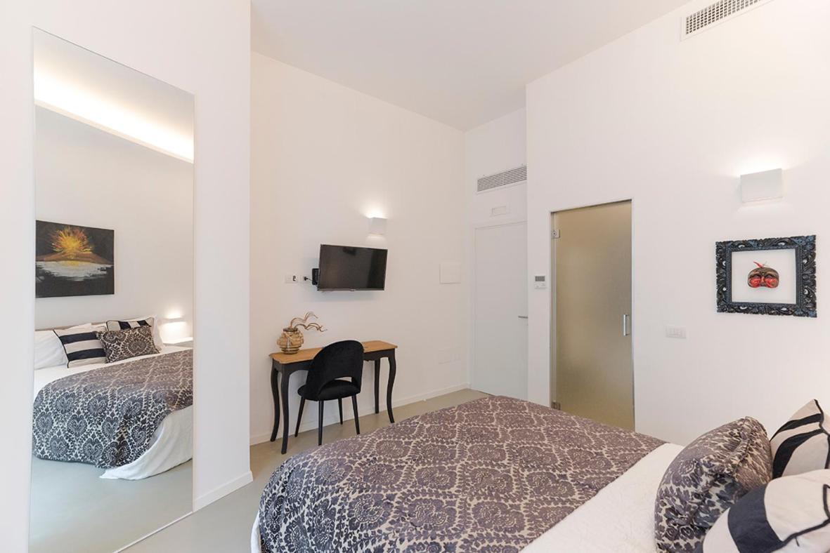 A Misura Duomo Rooms & Apartment - Ls Accommodations Napoli Esterno foto