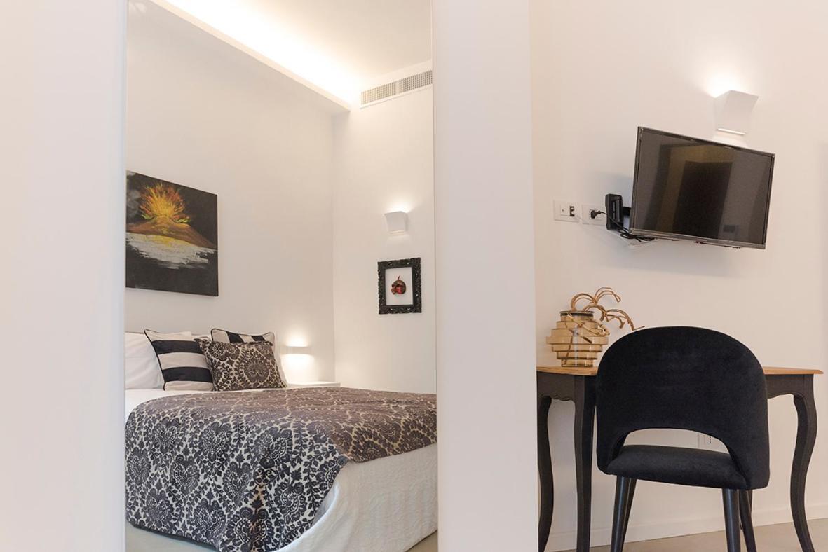 A Misura Duomo Rooms & Apartment - Ls Accommodations Napoli Esterno foto