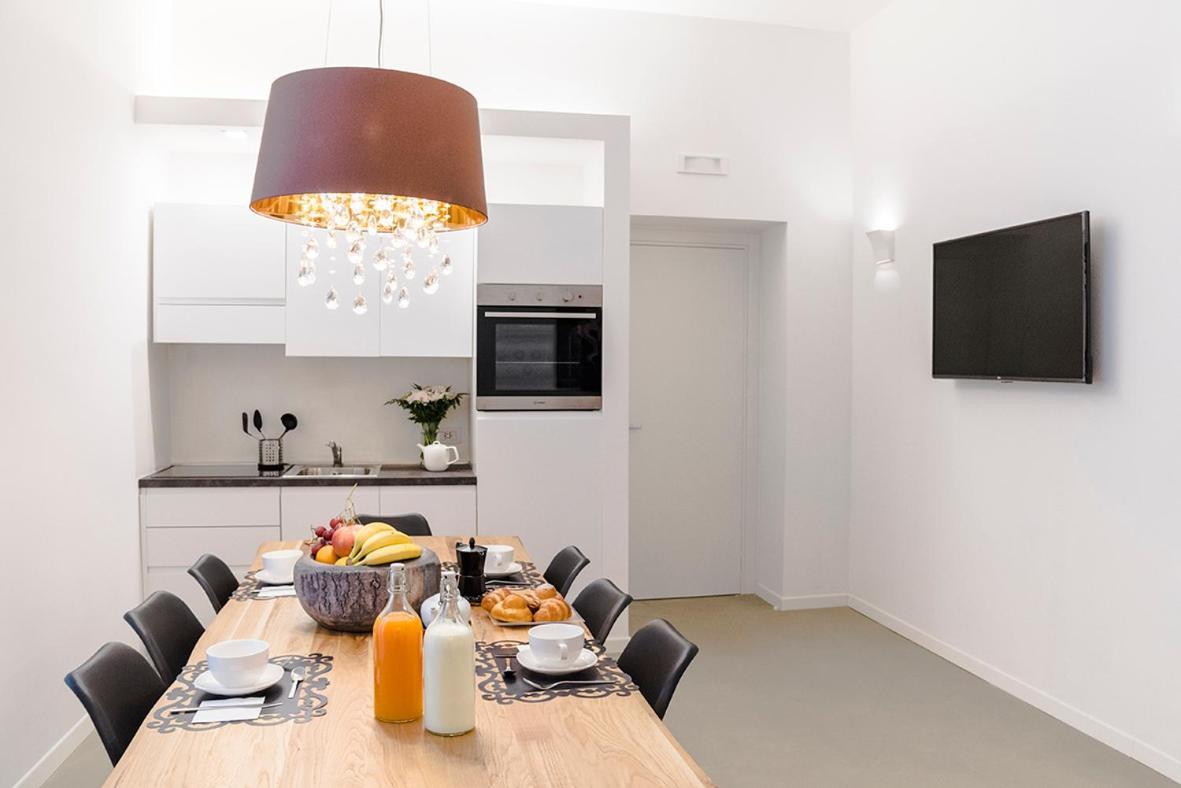 A Misura Duomo Rooms & Apartment - Ls Accommodations Napoli Esterno foto